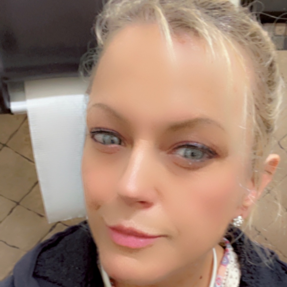 Meet your Posher, Becca